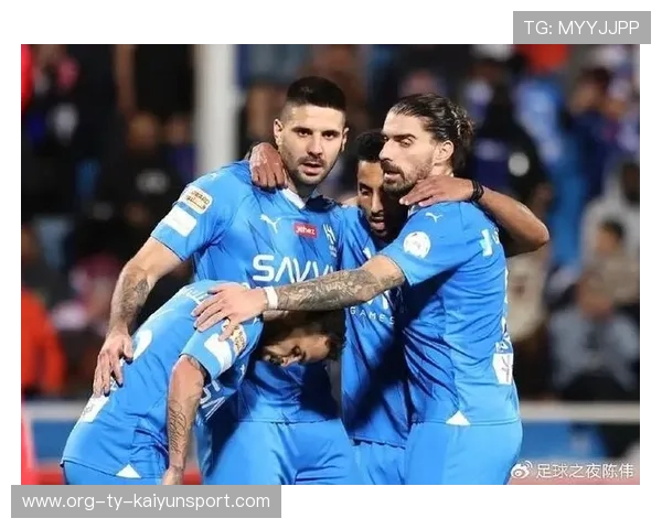 利雅得新月外援组合大放异彩，利雅得新月球衣品牌