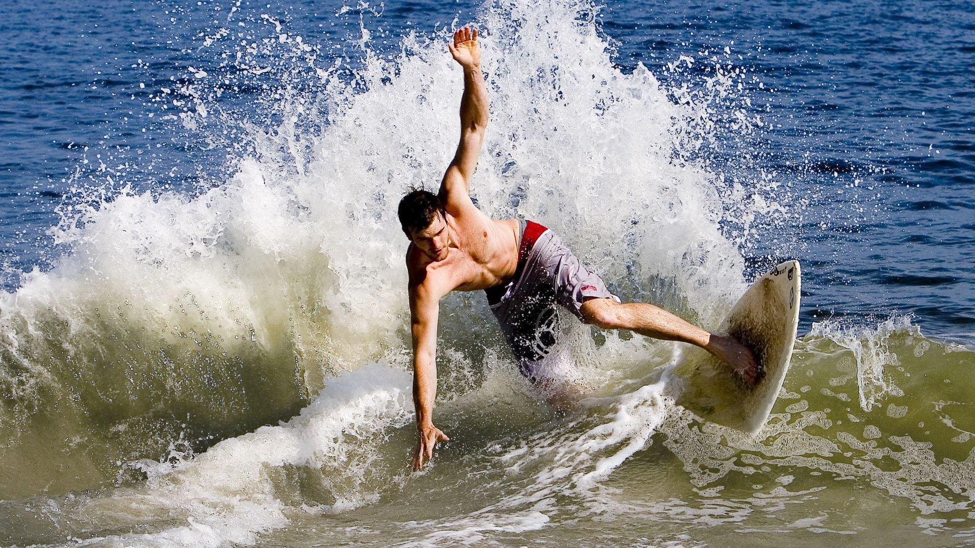 开拓者在关键比赛中逆转取胜,开拓者的比赛